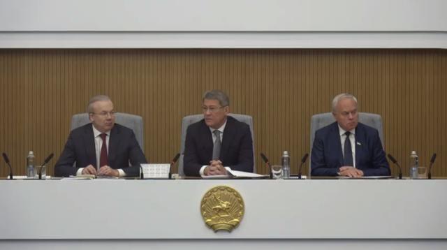 Хабиров поручил разобраться с водителем, который выгнал ребенка из автобуса