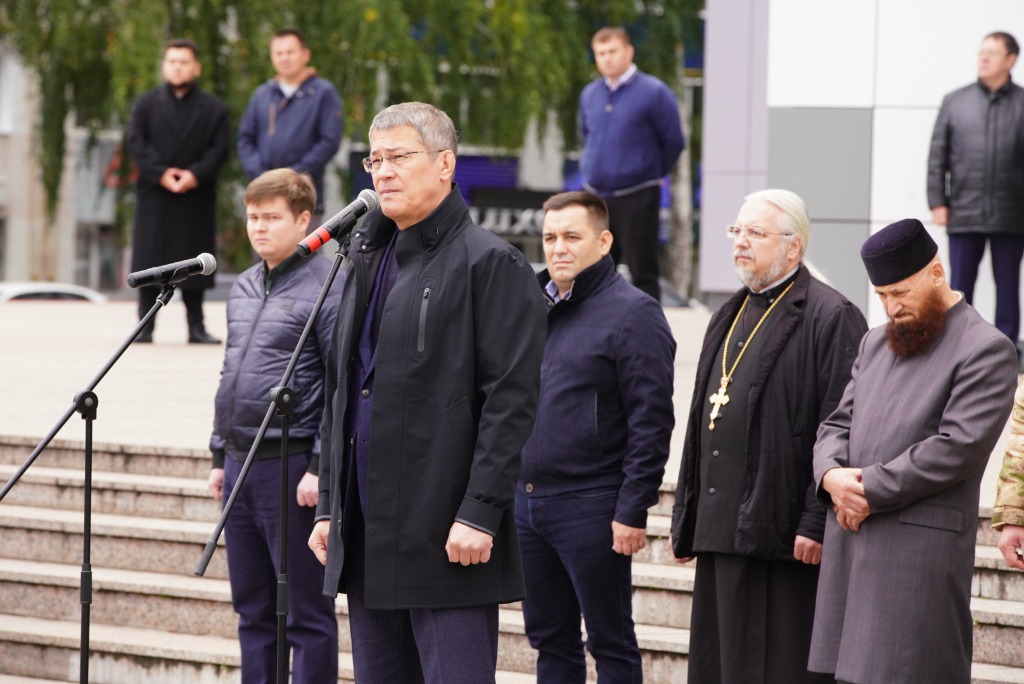 Радий Хабиров проводил мобилизованных жителей Стерлитамака