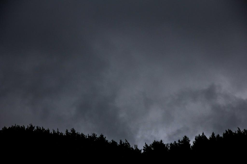 «Добираемся до школы и садика на ощупь»: жители Иглино жалуются на проблемы с освещением в поселке