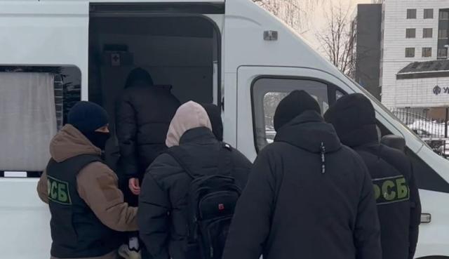 В Башкирии арестовали подростков, которые сожгли имперский флаг