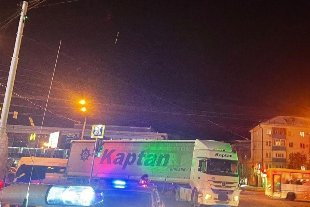 В Уфе фура сбила 81-летнюю бабушку