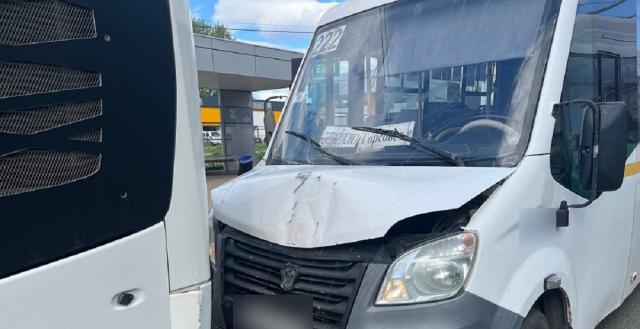 В столкновении двух маршруток в Уфе пострадали четыре человека