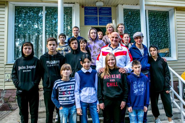 В Уфе известные актеры поздравили с началом учебного года воспитанников детских домов