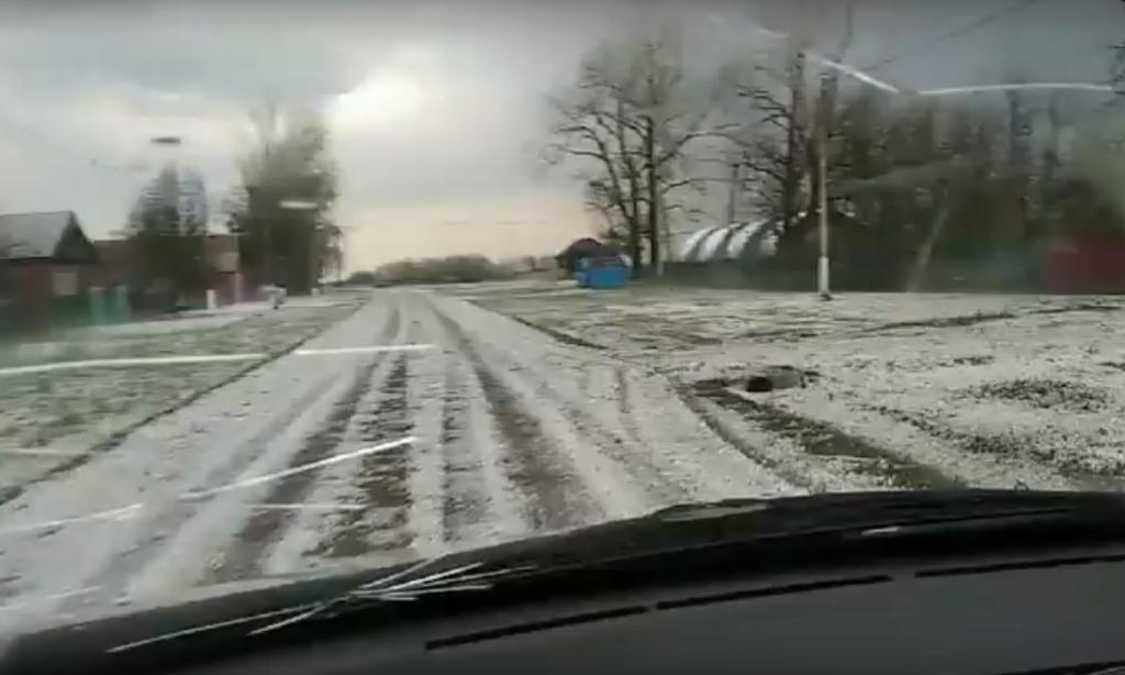 Сильнейший град в Башкирии превратил лето в зиму