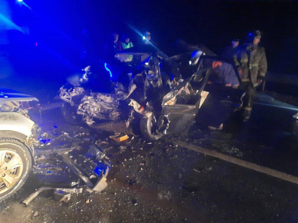 В страшной аварии под Иглино погибли два человека