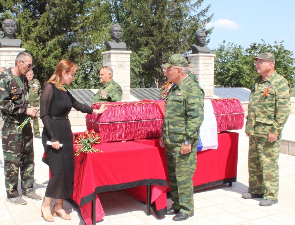 В Башкирии простились с погибшим в СВО контрактником Русланом Асановым