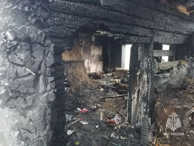 Женщина и подросток погибли при пожаре в частном доме в Башкирии