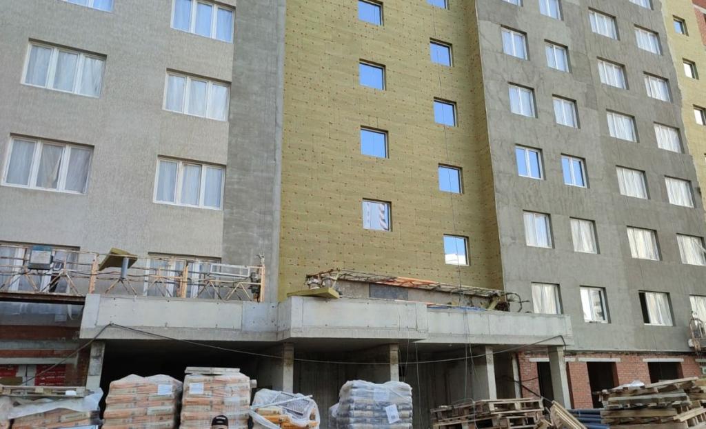 Трое погибли при падении строительной люльки в Уфе