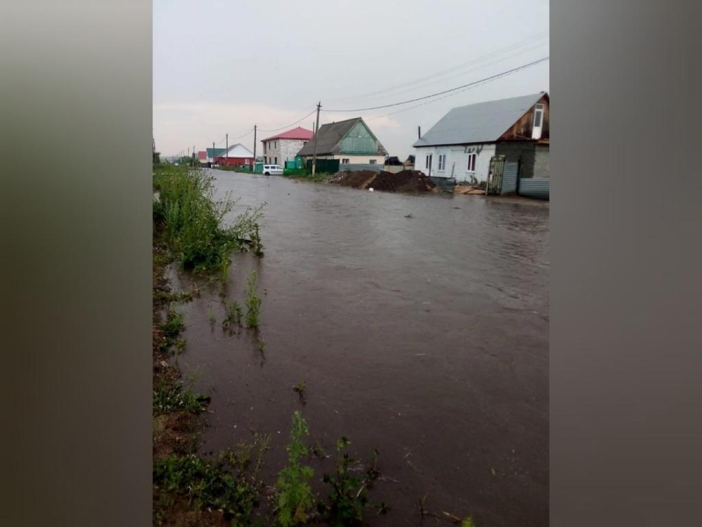 В Башкирии вода с полей затопила деревню