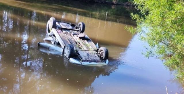 В Башкирии «Лада» опрокинулась в реку, водитель погиб
