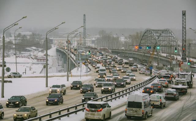 На трассе в Башкирии не пропускают автобусы и такси