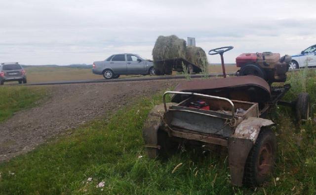 В столкновении «Лады» с повозкой сена в Башкирии пострадал ребенок