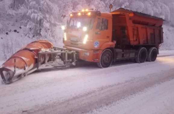 На участке трассы М-5 в Башкирии ограничили движение из-за снегопада