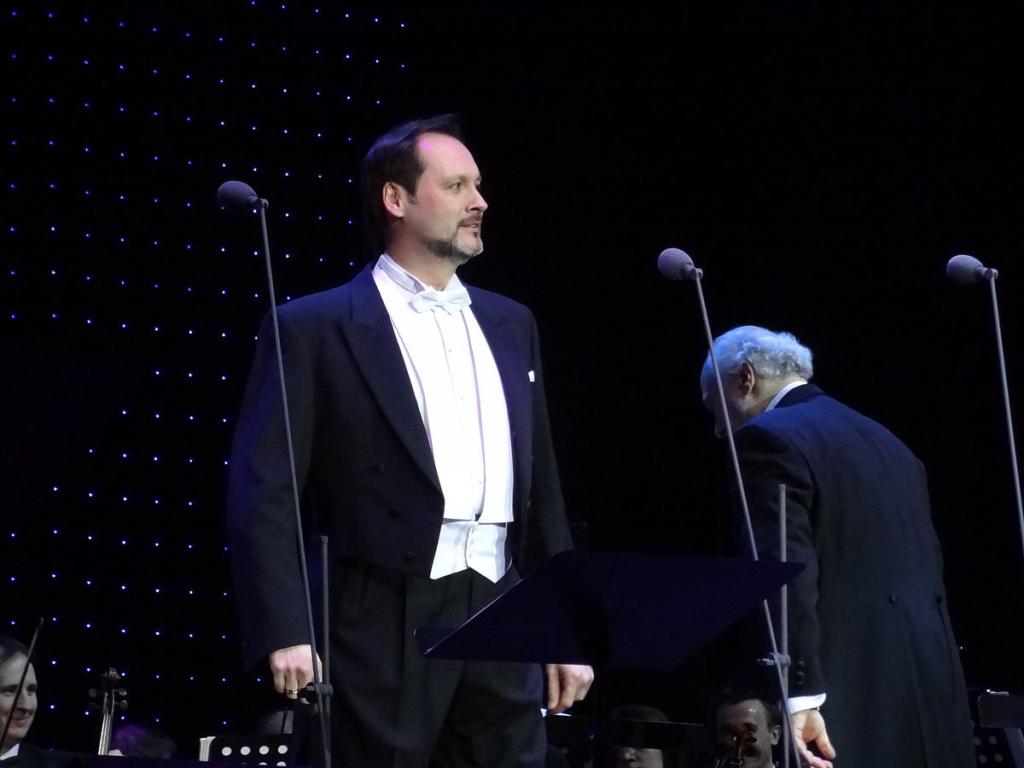 На фестивале «Романтика осени» в Уфе выступят Аскар Абдразаков и хор Сайфуллина