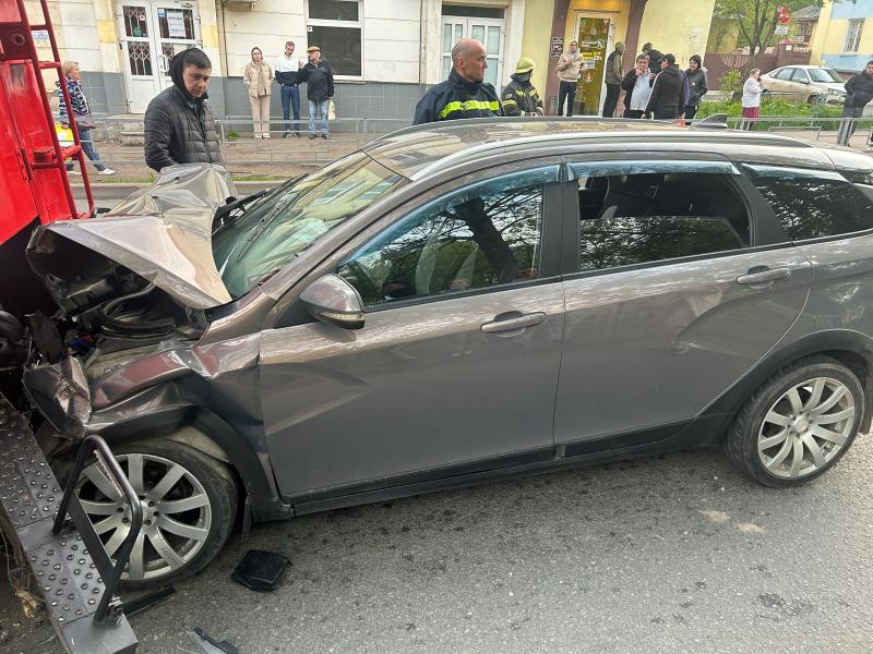 В Уфе задержан водитель, влетевший в пожарную машину на угнанной легковушке