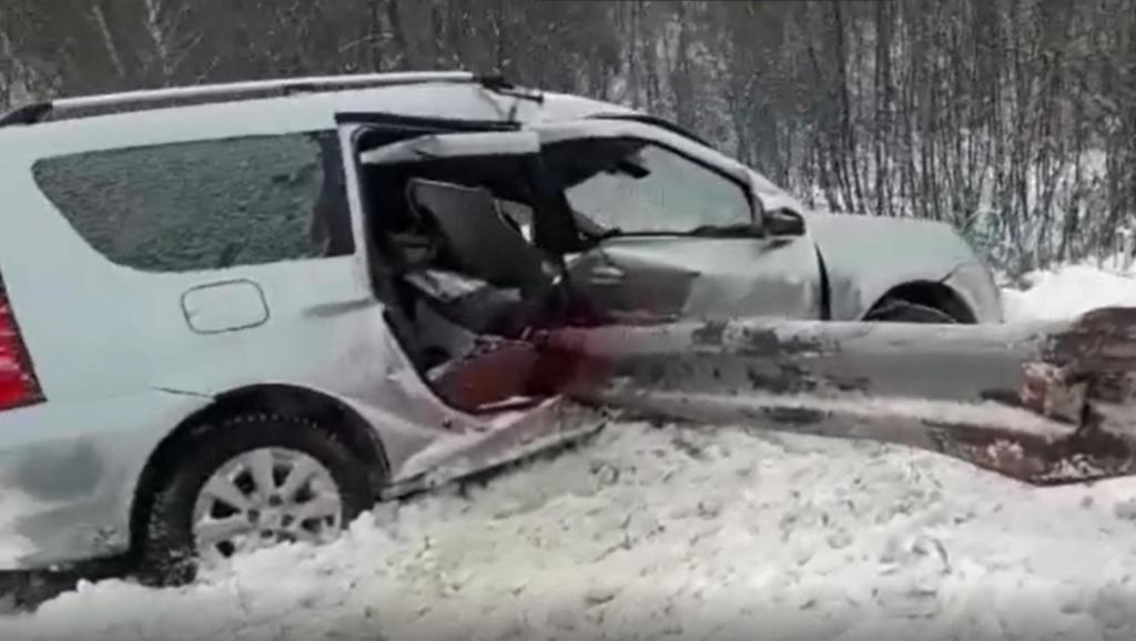 В Башкирии женщина и ее 15-летний сын пострадали в ДТП