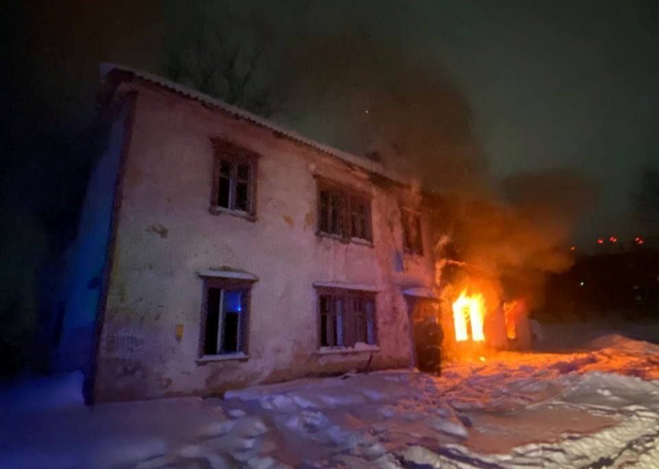 В Уфе произошел пожар в двух расселенных домах