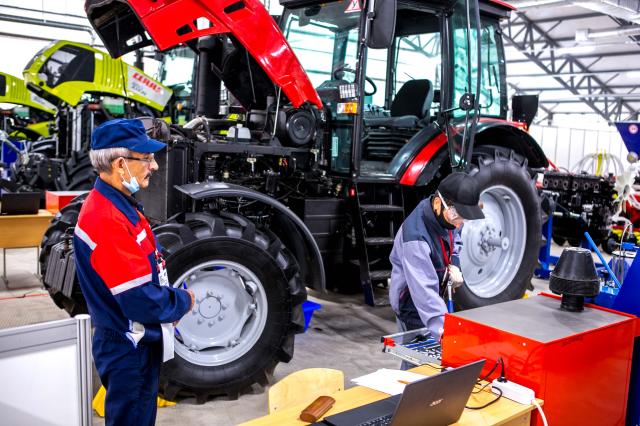 К весне в Башкирии подготовят больше 16 тысяч единиц сельхозтехники