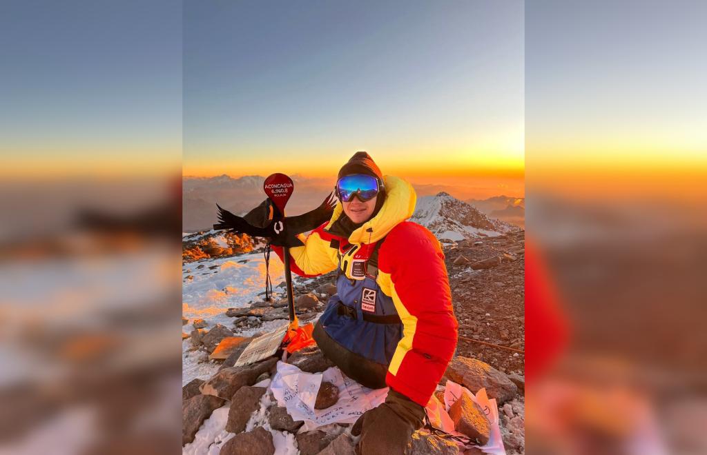 Мэр Уфы поздравил Рустама Набиева, покорившего Анды на одних руках