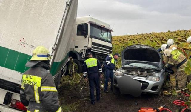 Водитель «Лады» погиб в аварии с фурой в Башкирии