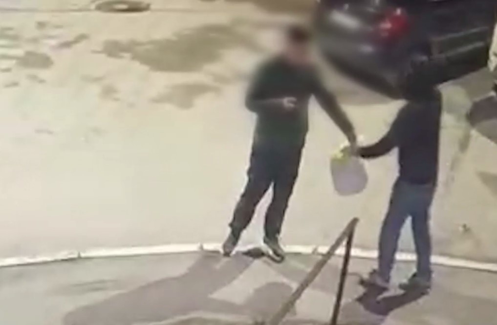 Полиция Башкирии задержала курьера мошенников, обманывавших стариков