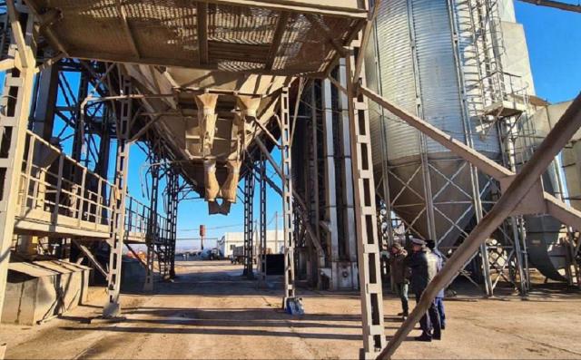 В Башкирии расследуют гибель двух работников в зерновом бункере