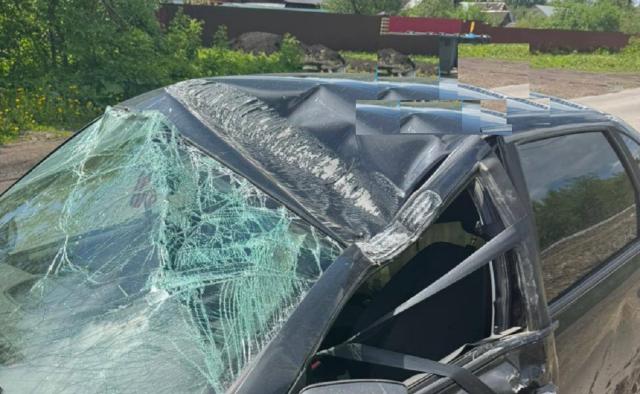 Водитель «Лады» в Уфе сделал сальто на машине