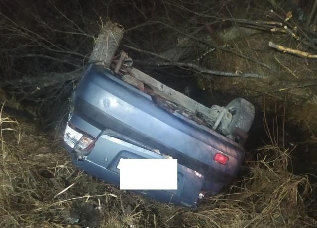 В Башкирии опрокинулся автомобиль с двумя детьми