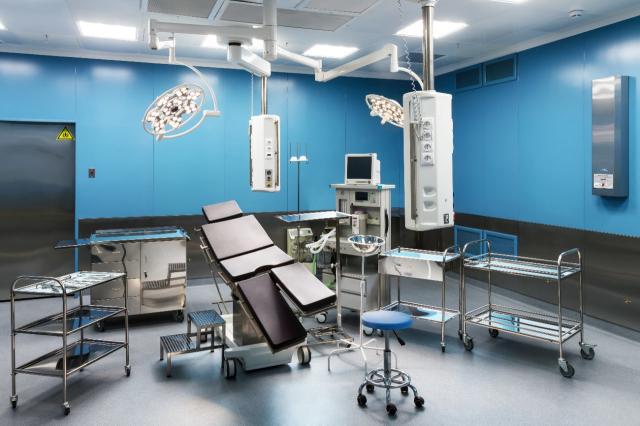 Радий Хабиров рассказал о предприятии из Уфы, выпускающем операционные столы и гинекологические кресла