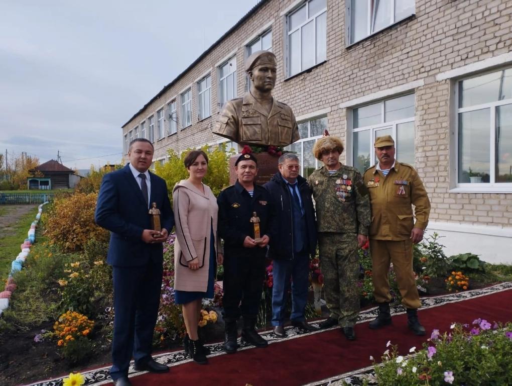 В Башкирии установили бюст погибшему участнику спецоперации на Украине