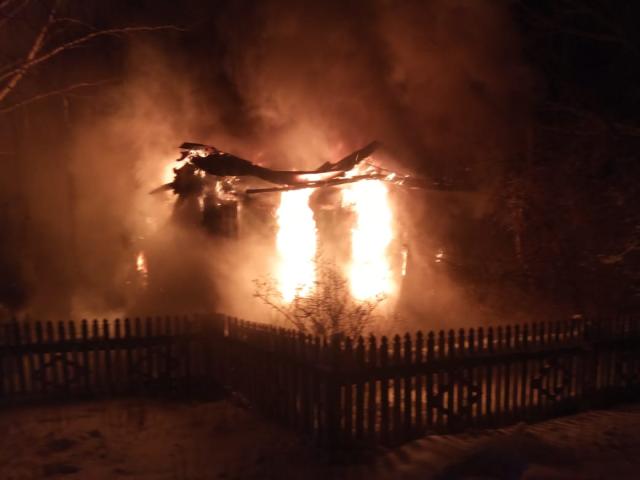 В Башкирии бдительные соседи спасли от пожара мать с двумя детьми