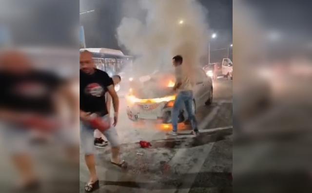 Машина сгорела на подъеме из Сипайлово в Уфе