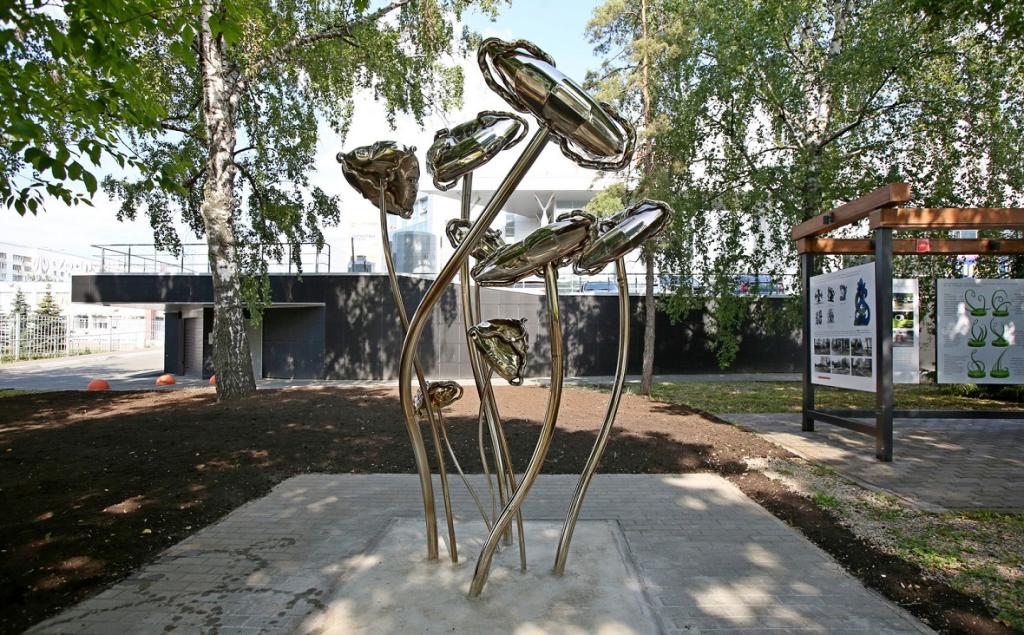 В Уфе появились арт-объекты в виде грибов «эчпочмата» и «кровеносные лисички»