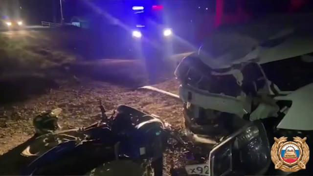 Врачи борются за жизни двух подростков после жесткой аварии в Башкирии