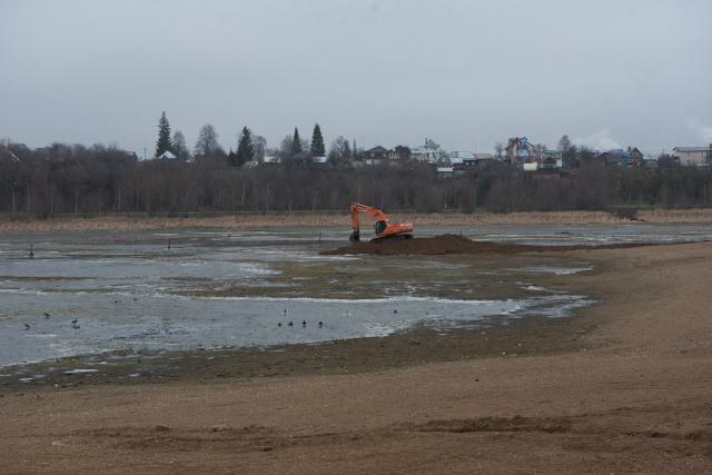 «В таких условиях жить невыносимо»: уфимец просит разобраться с песчаным карьером под окнами