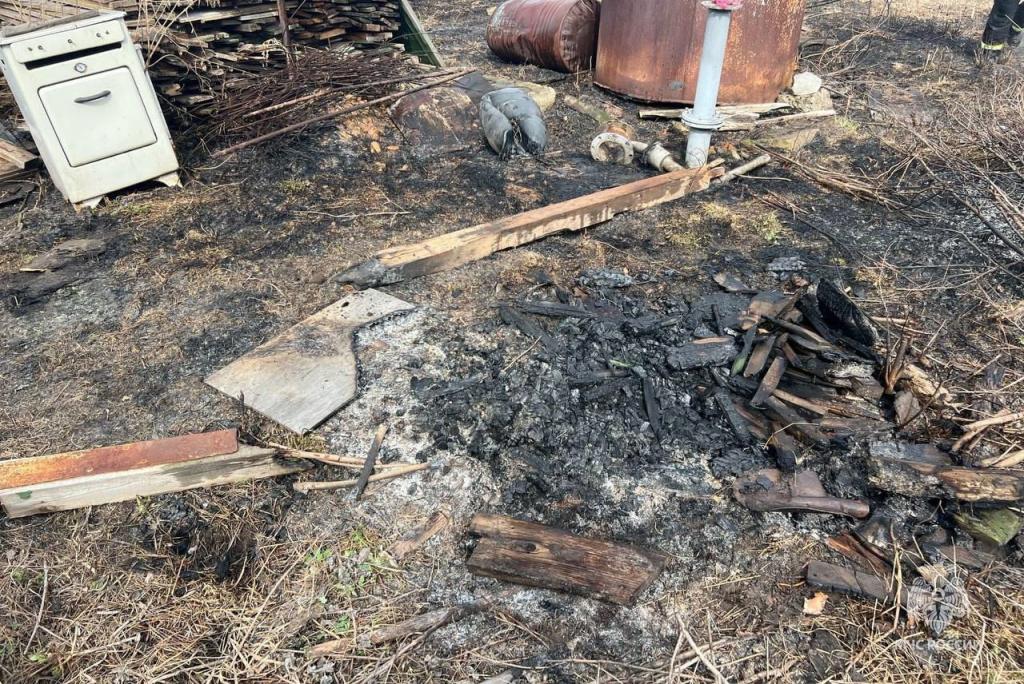 Мужчина пострадал при попытке потушить пожар на садовом участке в Башкирии