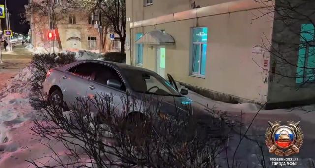 Машина с подростками попала в аварию, уходя от полицейской погони в Башкирии