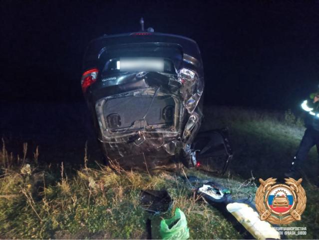 Водитель погиб в перевернувшейся «Ладе» в Башкирии