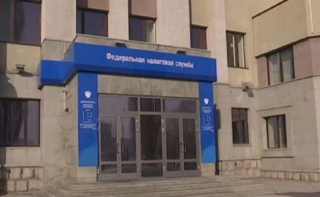 В Уфе налоговика подозревают в получении взятки деньгами и смартфоном