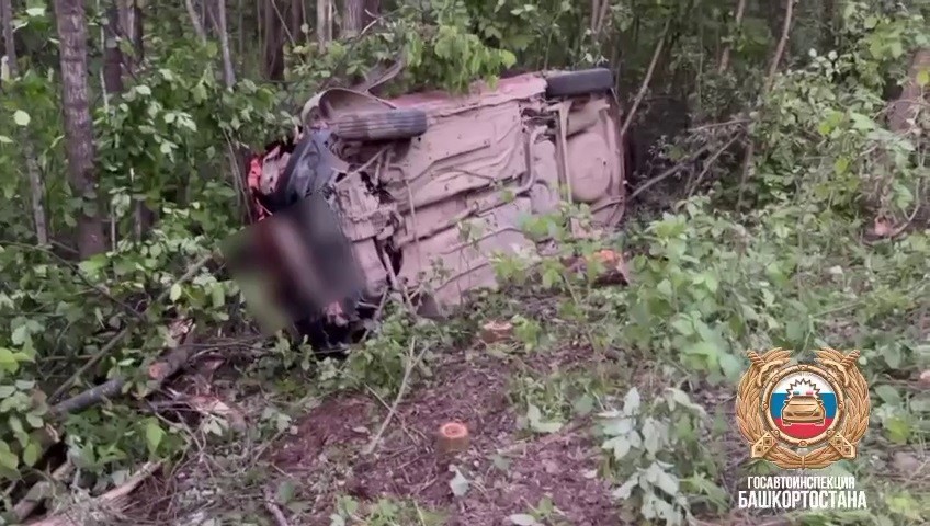 Водитель «Лады» погиб в аварии с «перевертышем» в Башкирии