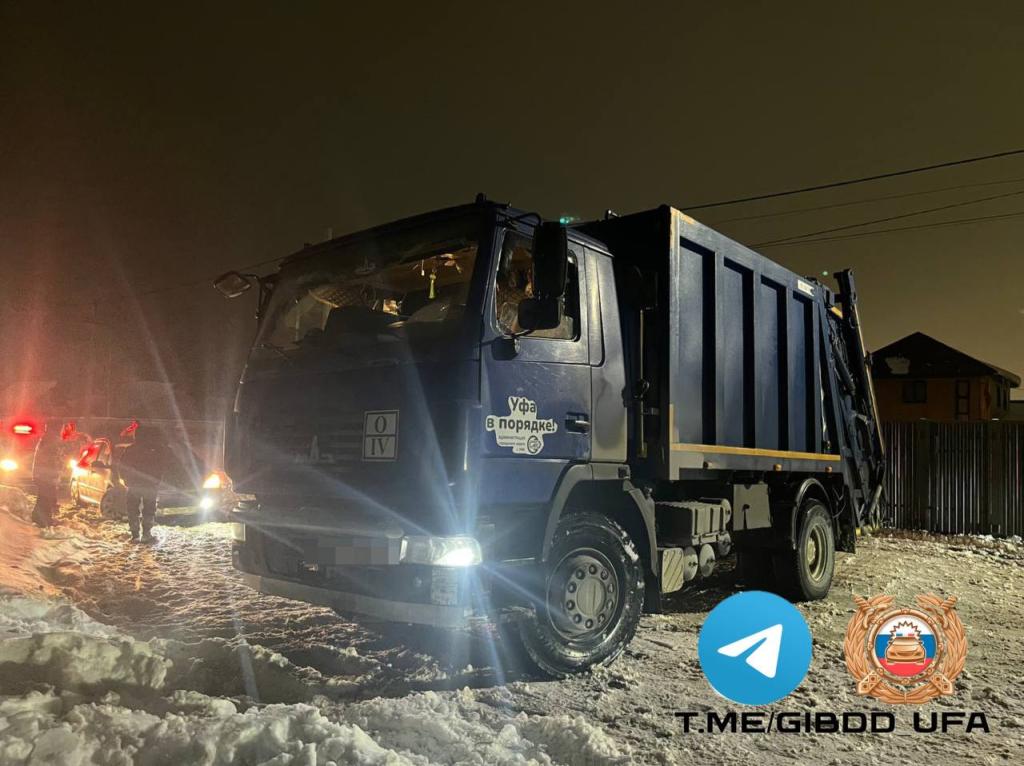 В Уфе мусоровоз сбил пенсионера