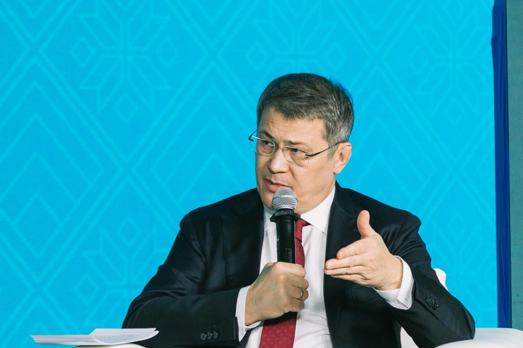 Радий Хабиров рассказал, в каких условиях приходится работать башкирским врачам и строителям на Донбассе