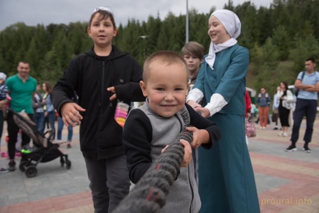 Концерт, игры и плов: фоторепортаж с празднования Курбан-байрама в Уфе