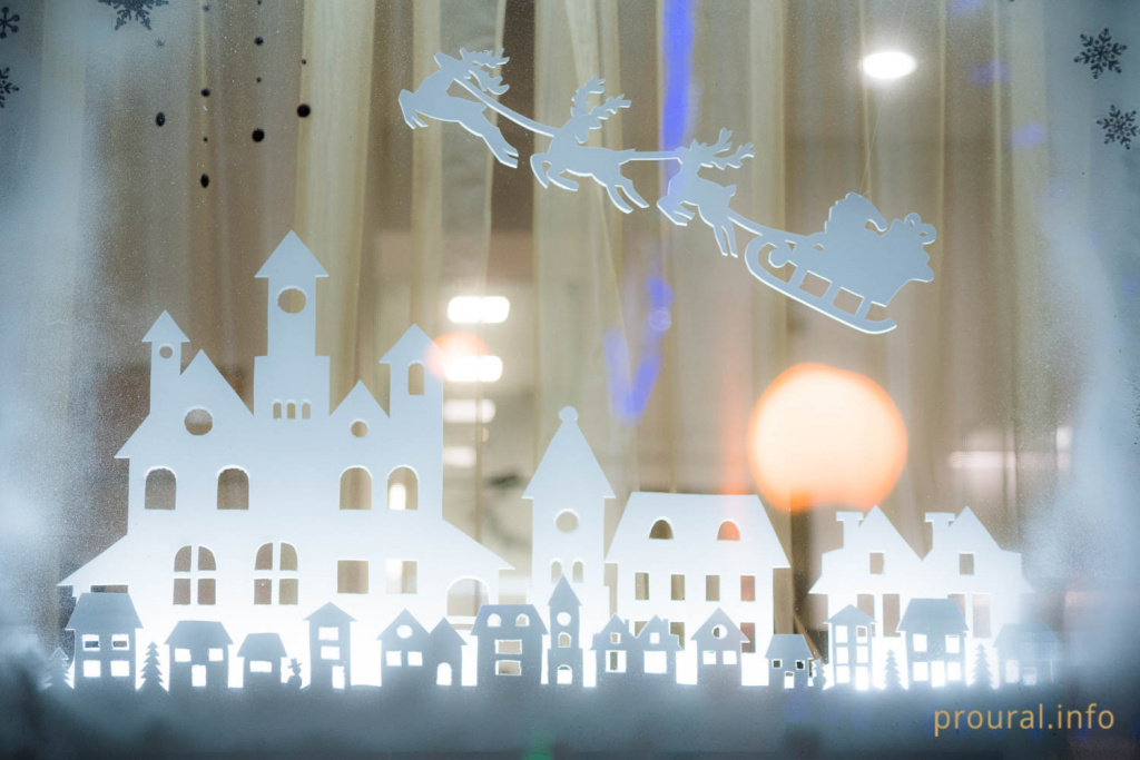 улица ленина зима гирлянды витрины (16).jpg