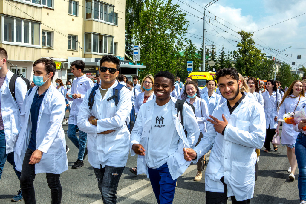 парад медиков (15).jpg