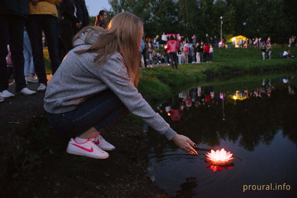 фестиваль водных фонариков (12).jpg