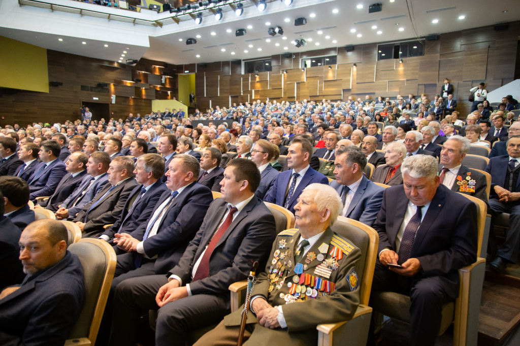 2019.10.11_Уфа_Радий Хабиров в День Республики Башкортостан_17.jpg