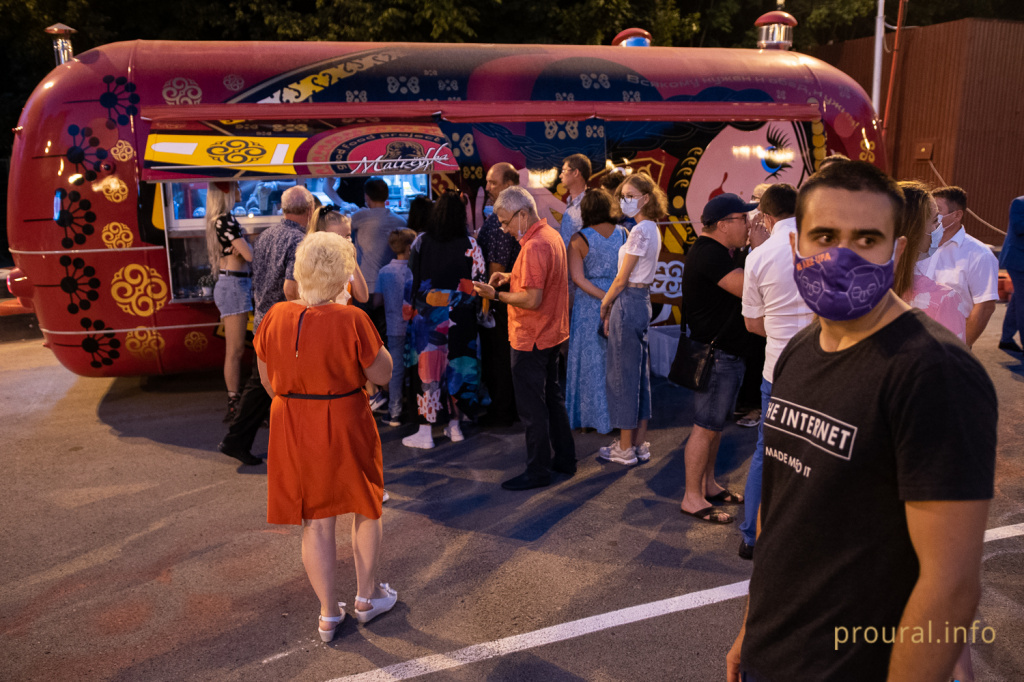 Автокинотеатр Три Шурупа кино авто уфа (17).jpg