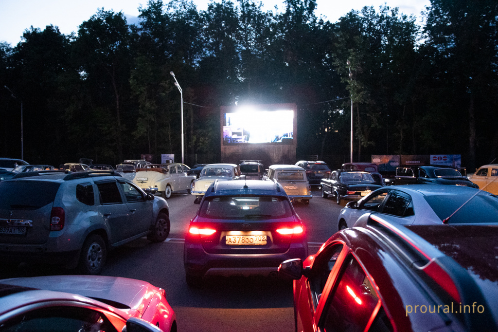 Автокинотеатр Три Шурупа кино авто уфа (27).jpg