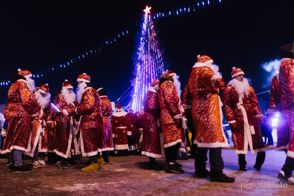 Парад Дедов Морозов 2018 (1).jpg